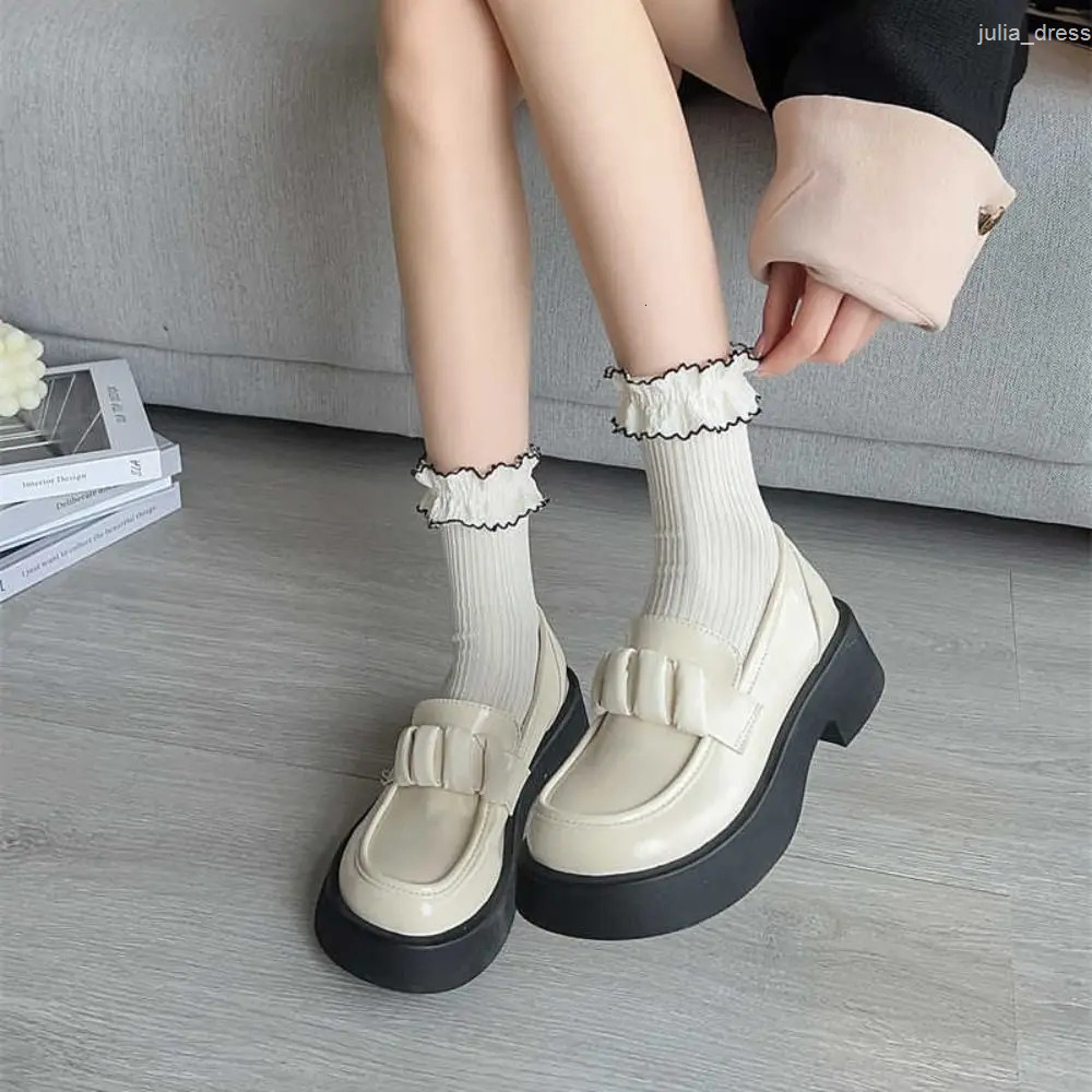 Soft Breathable Flower Frilly Ruffle Trendy Thick Women Camellia Socks Korean Style Socks Middle Tube Cotton Hosiery