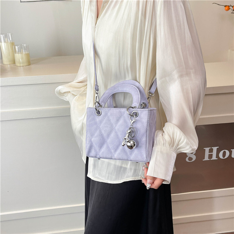 Free shipping designer Quilted Embroidery Small Bag for Women New Autumn Winter Versatile Crossbody Bag Exquisite Mini Handbag Princess Diana Bag