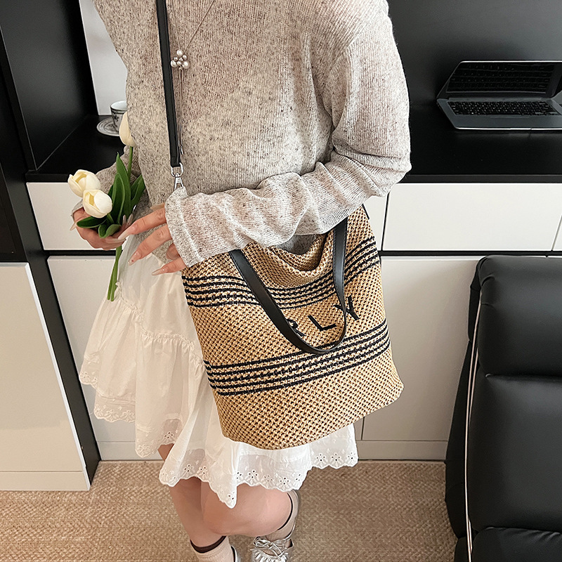 Free shipping designer Straw Bag for Women 2025 New Fashion Versatile Shoulder Bag Crossbody Bag Large Capacity Commuter Handbag Casual Tote Bag