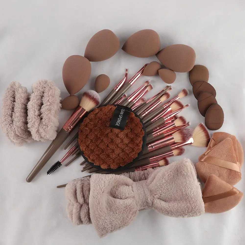 Makeup Tool Kit For Face Washing and Makeup Application Brushes Sponges and Accessories for Professional or Personal W250707