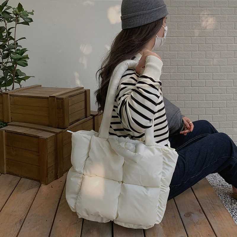 Designer Puffy Shoulder Bag Women Quilted Space Down Feather Padded Cotton Handbag Winter Large Capacity Warm Shopping Purse