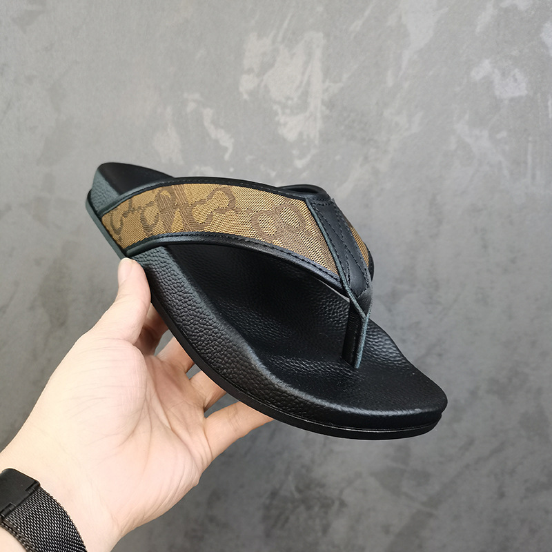 Free shipping 2025 new designer slippers fashionable thick soled casual comfortable slippers size daily outdoor wear for men
