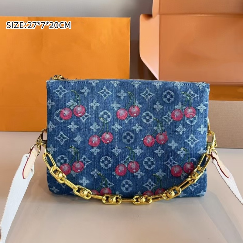 Fashionable girl design style makeup bag wash bag light luxury classic retro flower letter shoulder crossbody bags 2025