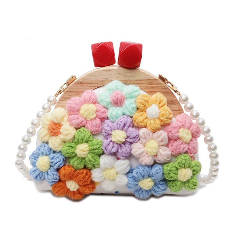 Free shipping designer Summer Green Woven Crossbody Bag Small Bag for Women 2025 New Cute Mini Forest Style Clip Bag