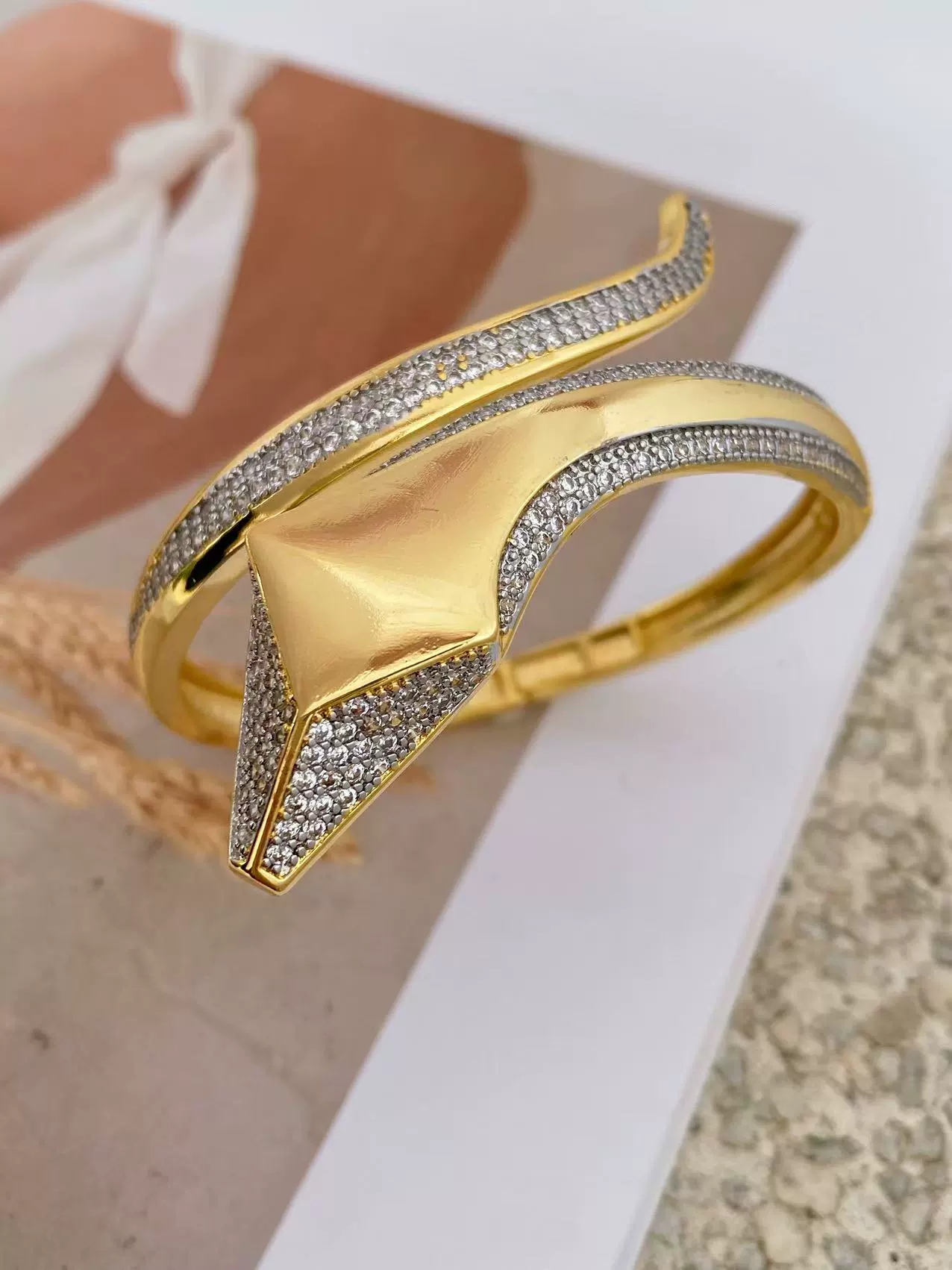 Elegant 18k Gold Plating Snakelike Design Wrist Accessory With Sparkling Stones