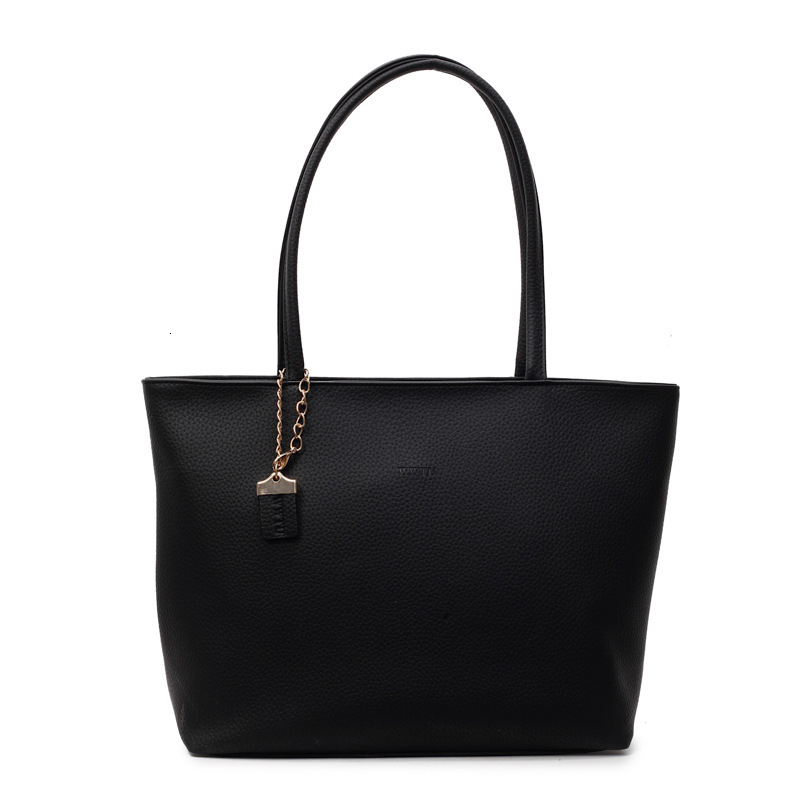 Free shipping designer Large Capacity Tote Bag Simple Versatile Shoulder Bag Underarm Bag for Women 2025 Summer New Fashion Versatile Commuter Bag