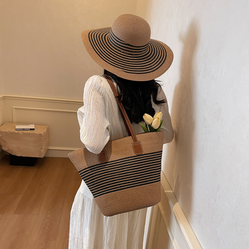Free shipping designer Straw Beach Bag Versatile Handbag Large Capacity Shoulder Bag Basket French Style Straw Bag Bucket Tote Bag New Model
