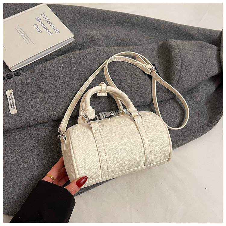 Free shipping designer Spring Summer Super Hot Small Bag Women 2025 New High-end Versatile Crossbody Bag Fashion Hot-selling Handbag Pillow Bag