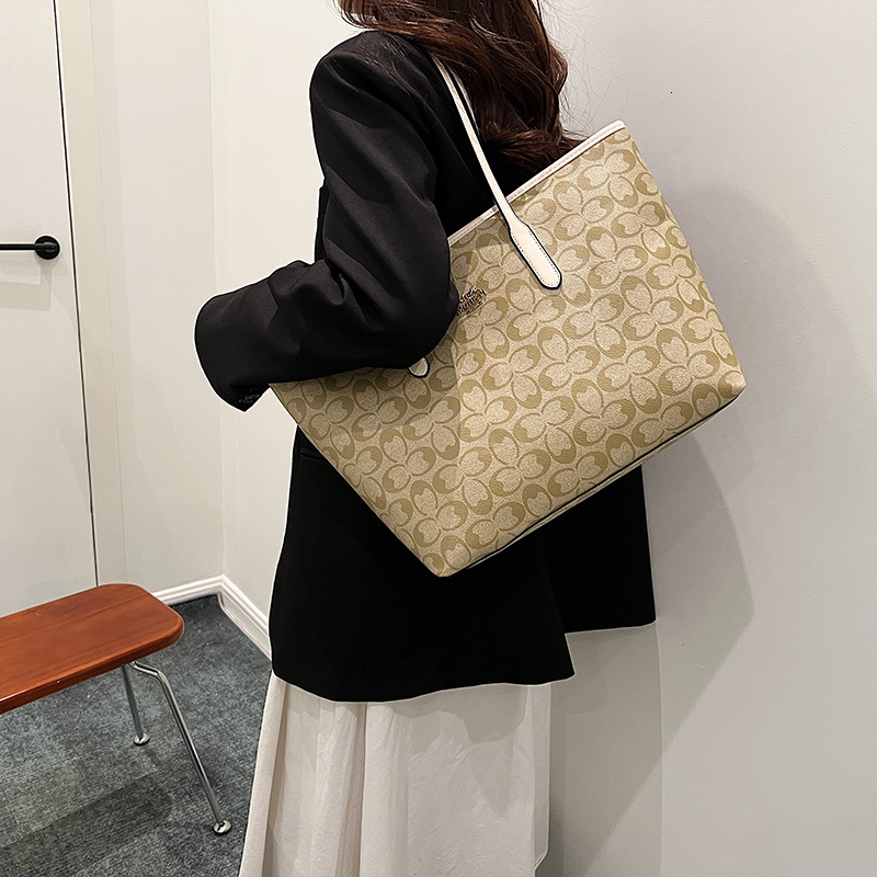 Free shipping designer High-end Tote Bag for Women Large Capacity New Trendy Versatile Shoulder Bag Fashionable Commuter Bag