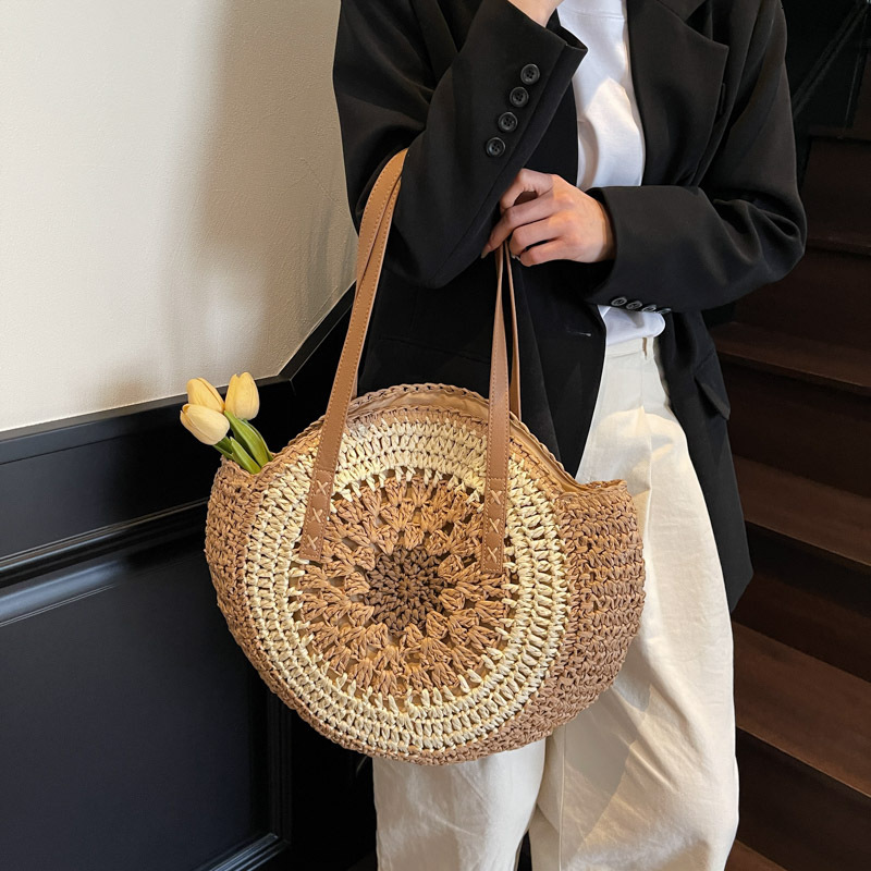 Free shipping designer Summer Round Woven Bag Straw Bag for Women Large Capacity New Beach Vacation Bucket Bag Shoulder Bag Tote Bag