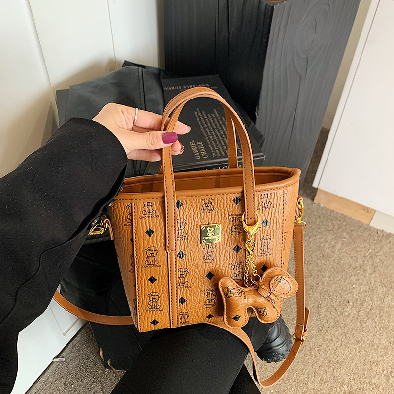 Free shipping designer High-end Small Bag for Women New Autumn Winter Versatile Shoulder Bag Crossbody Bag Textured Handbag Commuter Tote Bag