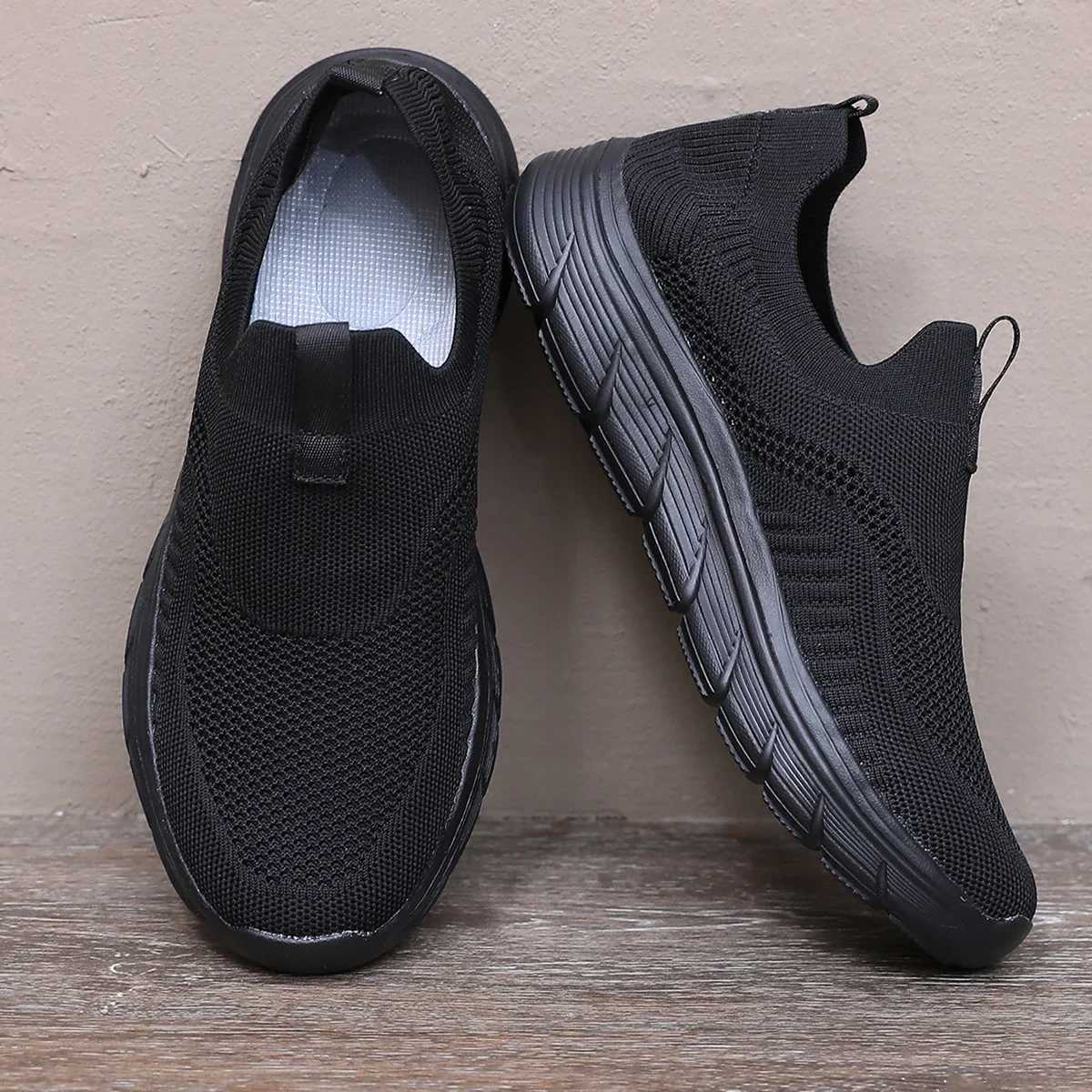 Mens Walking Shoes Lightweight Breathable Casual Mesh Running Shoes Slip On Fion Tennis Sneakers Comfort Gym Workout Trainers Y250707