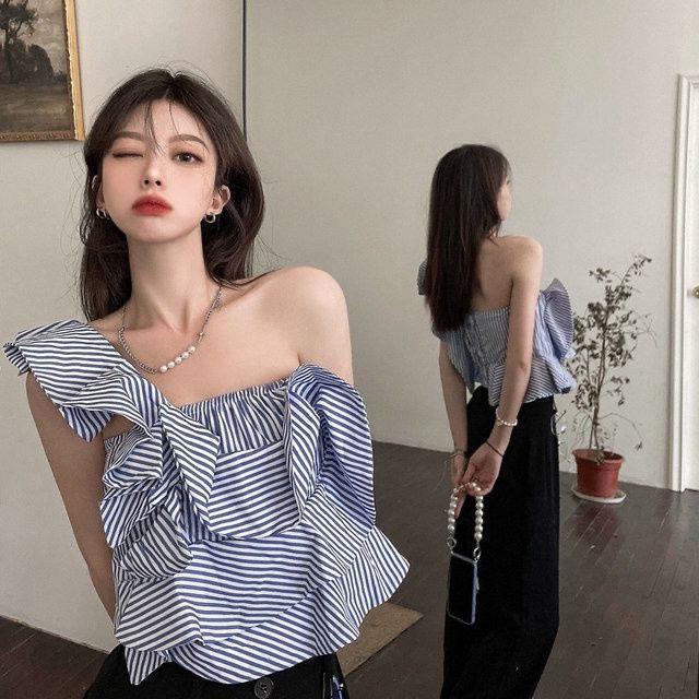 Irregular off shoulder striped shirt womens summer design sense of minority short shirt Ruffle age reducing short sleeve top 210421