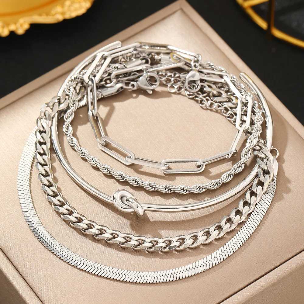 Stainless Steel Bracelet Set Classic Fashion Five Bracelet Set Exquisite Bracelet For Women Jewelry Banquet Gift Recommendation XJ250707