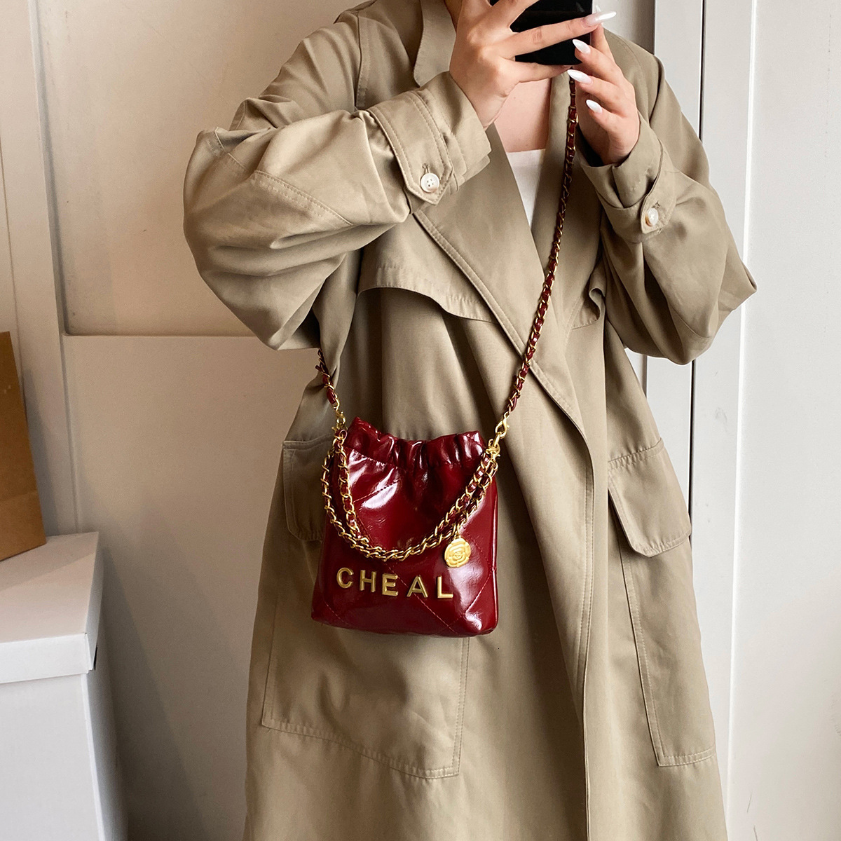 Designer Chanel Style Quilted Chain 2025 Spring Summer Patent Leather Trash Small Fashion Handbag Tote Bucket Crossbody Light Luxury Women's Bag