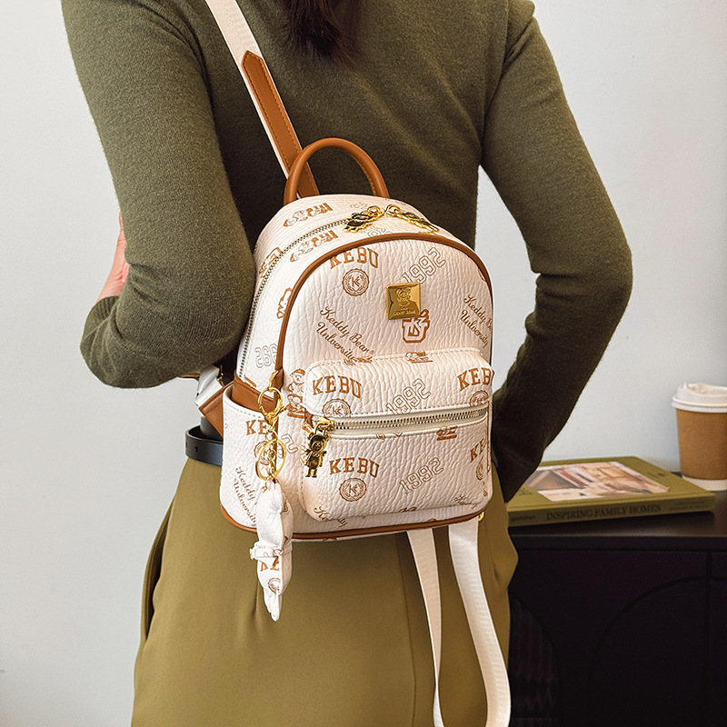 Free shipping designer Versatile High-End Travel Backpack for Women New Fashion Trendy School Bag Student Outing Shopping Handbag Backpack