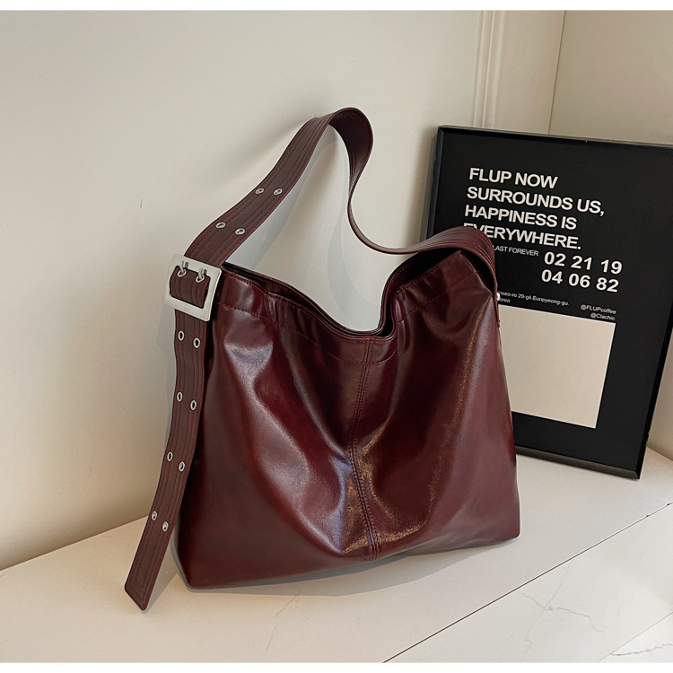 Free shipping designer Casual Retro Large Capacity Bag for Women New Autumn Winter Loose Feel Shoulder Bag Crossbody Bag Tote Bucket Bag