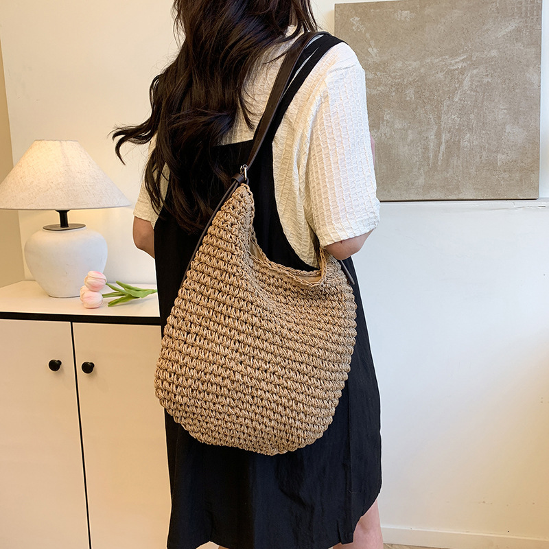 Free shipping designer Summer Trend Hot-Selling Straw Bag for Women 2025 New Beach Handbag Shoulder Bag Woven Crossbody Bag