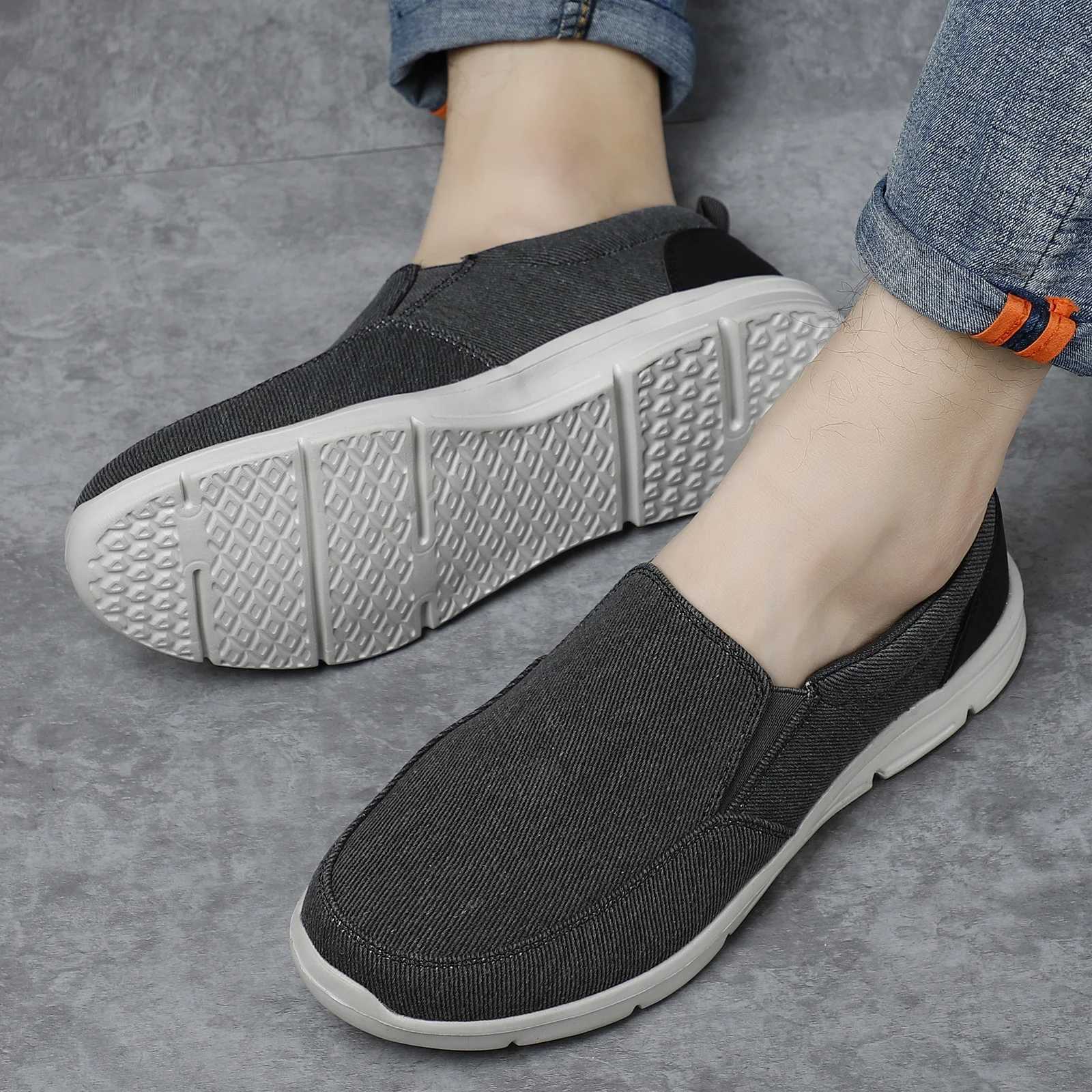 Men Shoes Summer Canvas Shoes Breathable Cfortable Outdoor Slip On Walking Sneakers Classic Loafers For Men Y250707