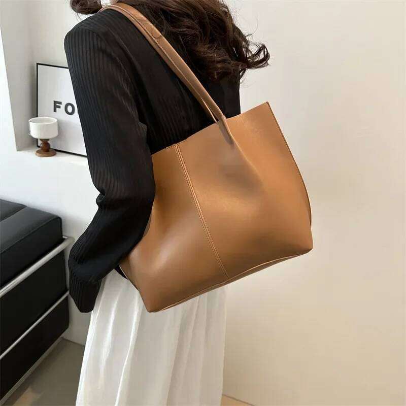 Beautiful Texture Tote Bag Niche Western Fashion Personality 2024 New Retro Commuter Handbag