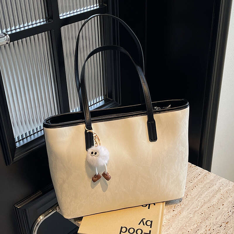 High-End Large Capacity Women's 2025 New New Fashion Simple Shoulder Niche Design Stylish Commuter Tote Bag