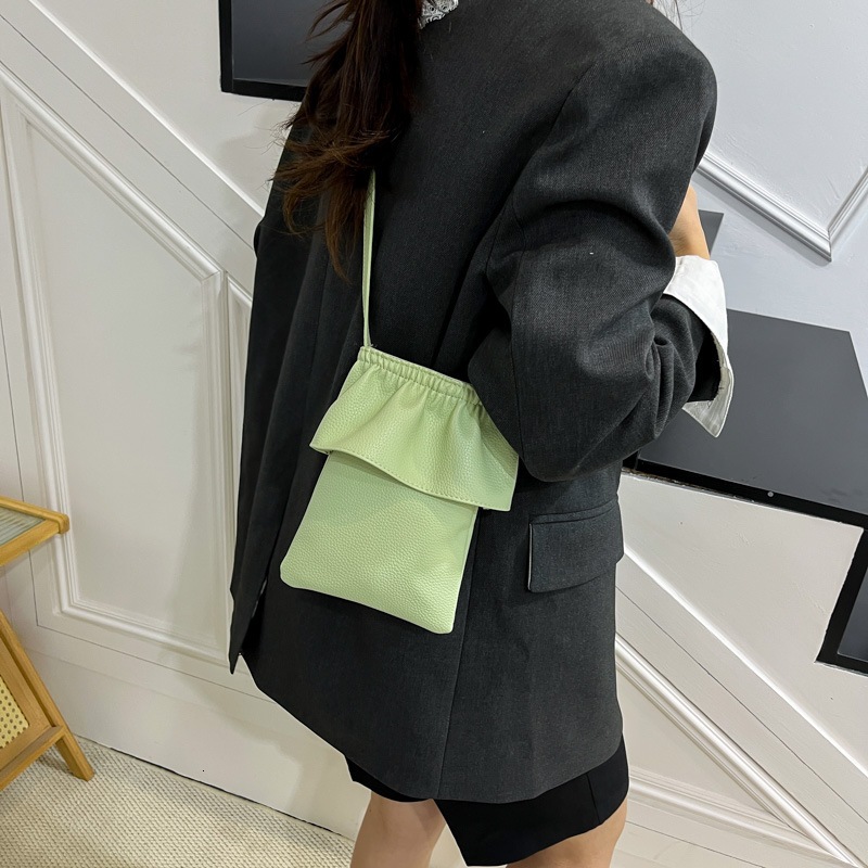 Free shipping designer Niche Korean Version Ruffled Soft Leather Phone Bag Fashion Crossbody Bag for Women 2025 New Versatile Lightweight Small Should