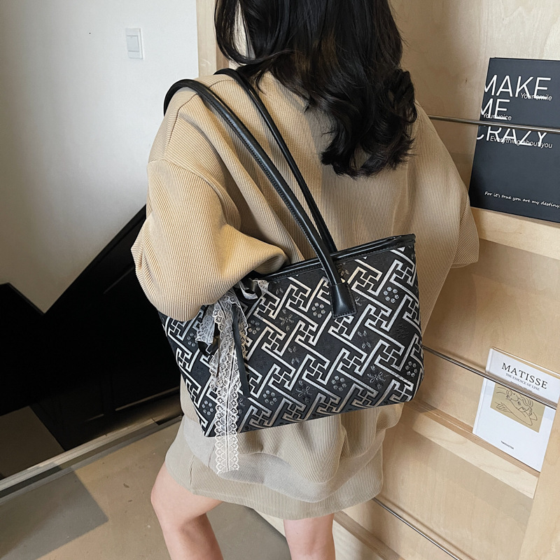 Free shipping designer New Chinese Style Tote Bag for Women 2025 New Trendy Fashion Versatile Shoulder Bag Niche Large Capacity Underarm Bag