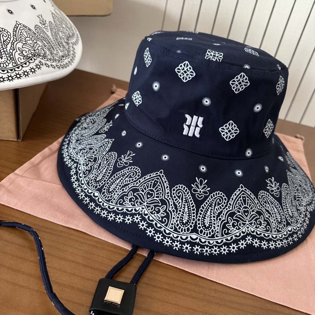 Designer Embroidery Graffiti Bucket Hats Baseball Hat for Men Women Wide Brim Hat with Rope Casquette Sunhat Fashion Designer Sunbonnet Letter Cap Brand Fitted Caps