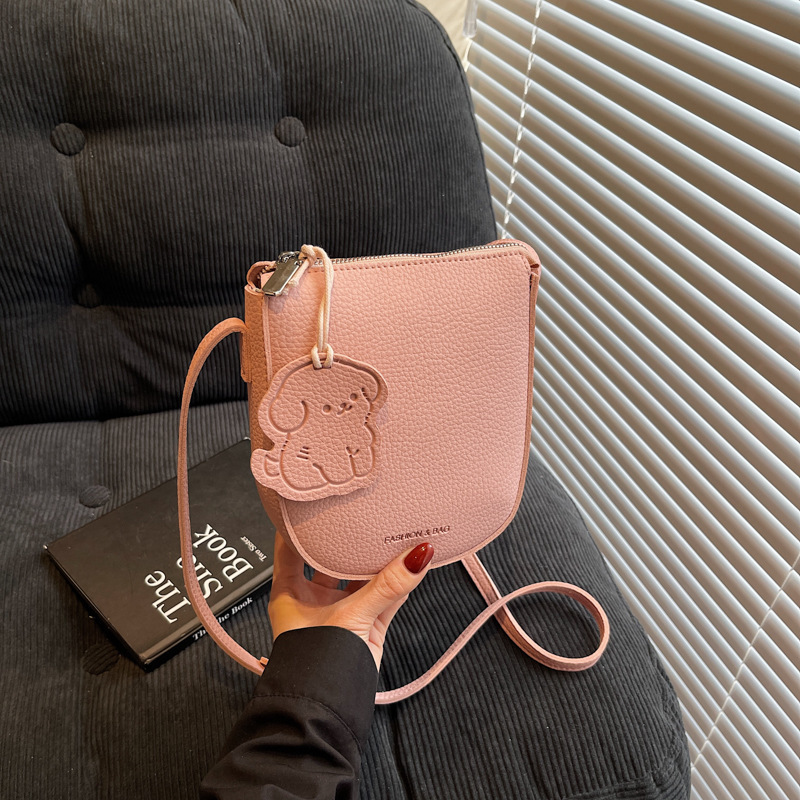 Free shipping designer High-End Versatile Small Bag for Women 2025 New Trendy Shoulder Bag Commuter Bag Simple Casual Crossbody Bag Bucket Bag Trendy