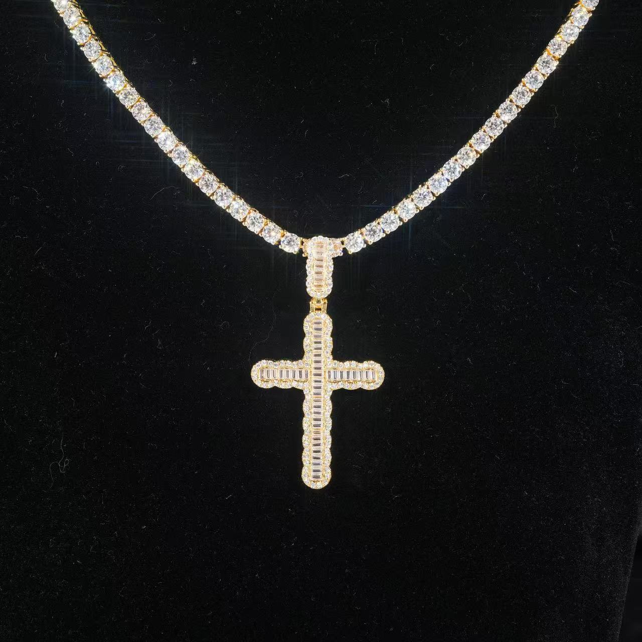 ZUANFA S925 Silver Moissanite Hip Hop Cross Pendant Second Over Test Diamond Pen