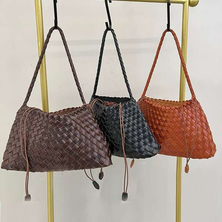 Hot-Selling Retro Hand-Woven High-End French Baguette Underarm Small Boat Niche Bag Fashion Commuter Shoulder Handbag