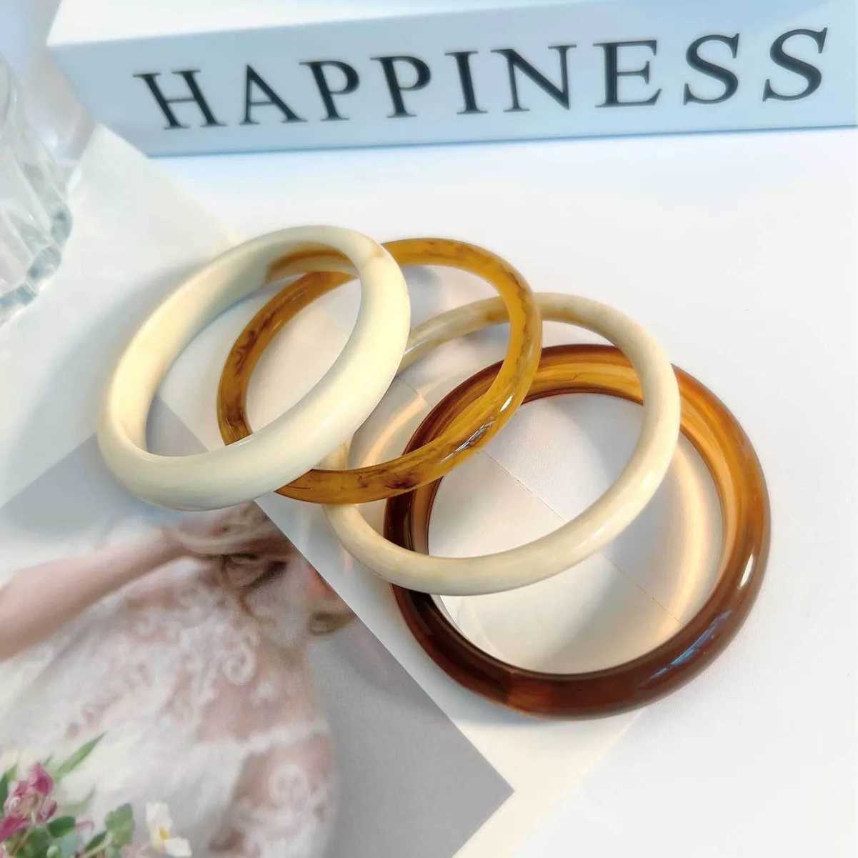 New Korean Irregular Marbling Geometric Round Resin Acrylic Cuff Bangle Texture Temperament Forest Ins Simple Versatile Bracelet XJ250707