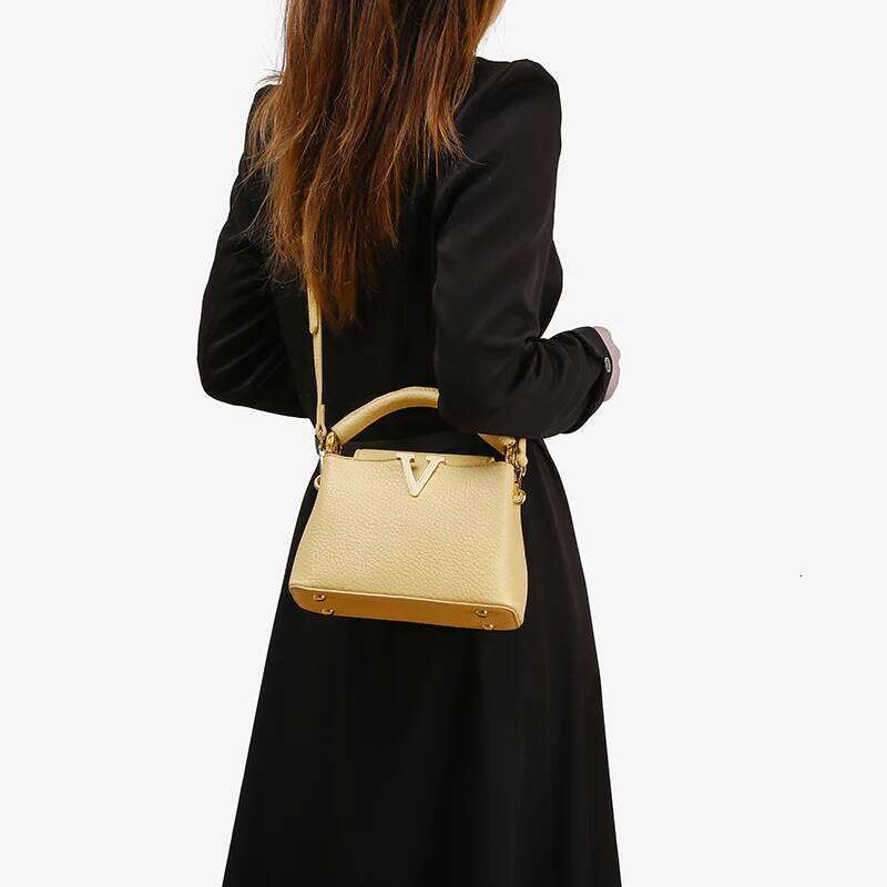 2025 New Summer Versatile High-End Sense Exquisite Handbag Crossbody Commuter Women's Bag