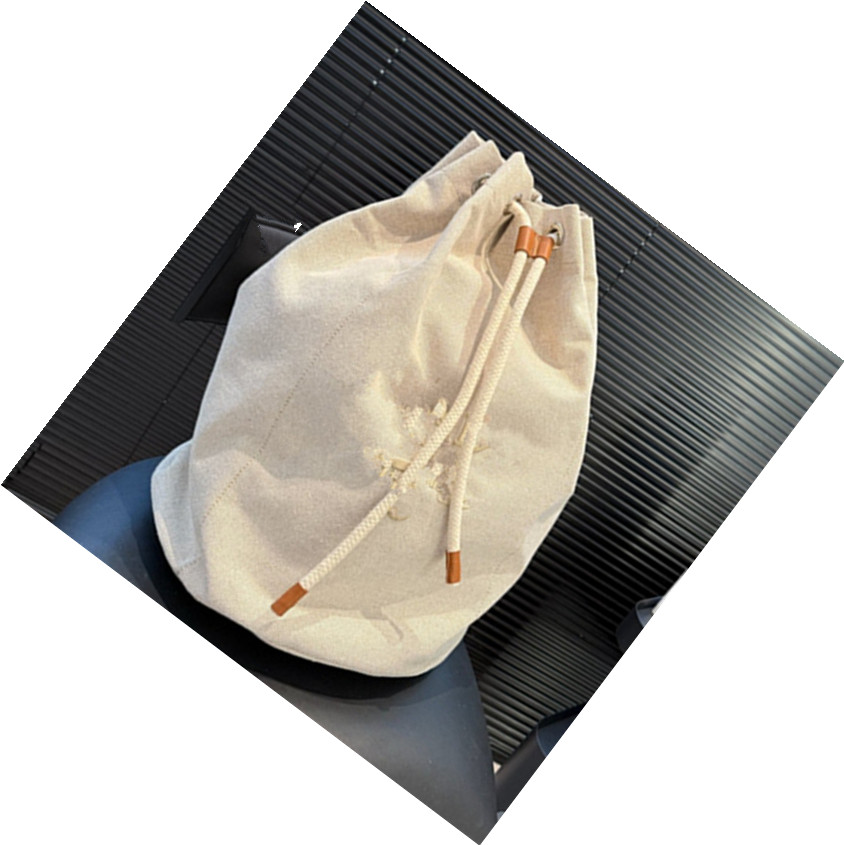 The new travel is spacious convenient, lightweight, comfortable, and practical Trendy bag