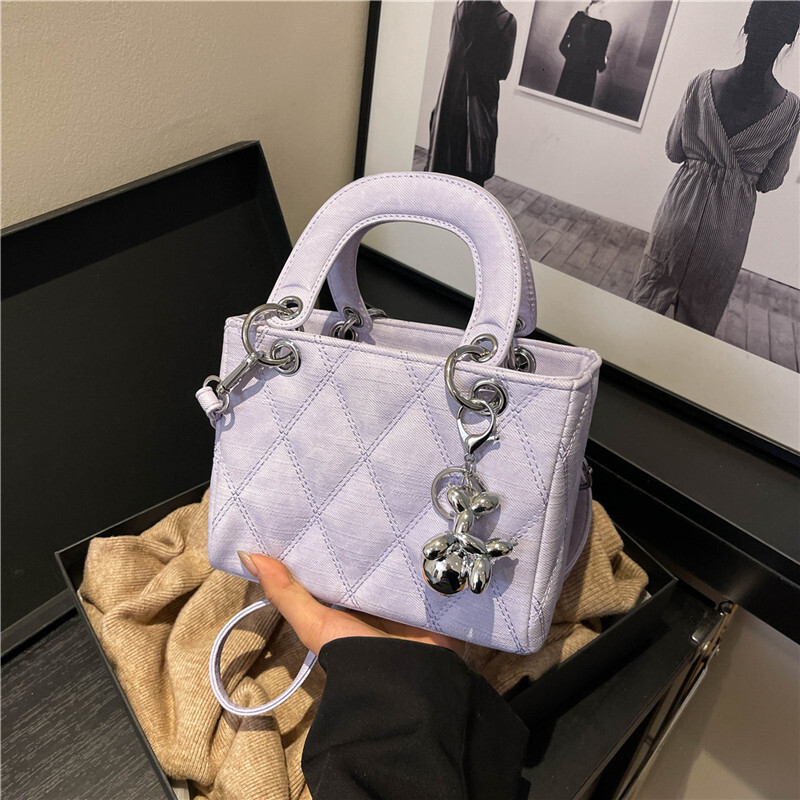 Free shipping designer Quilted Embroidery Small Bag for Women New Autumn Winter Versatile Crossbody Bag Exquisite Mini Handbag Princess Diana Bag
