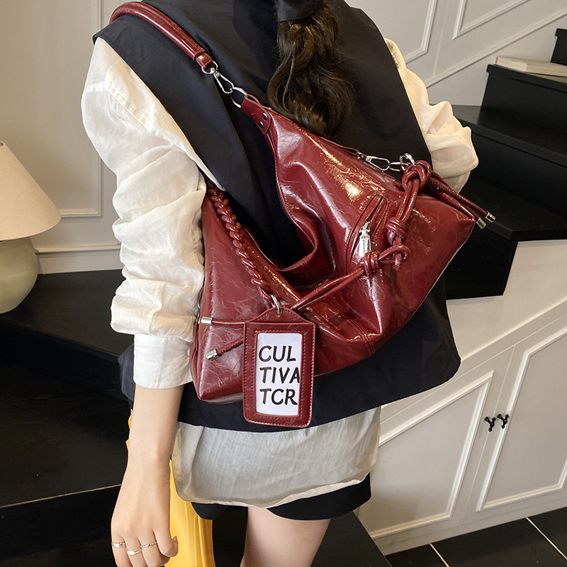 Free shipping designer Hot-Selling Tote Bag for Women 2025 New Fashionable High-End Commuter Shoulder Bag Large Capacity Crossbody Bag