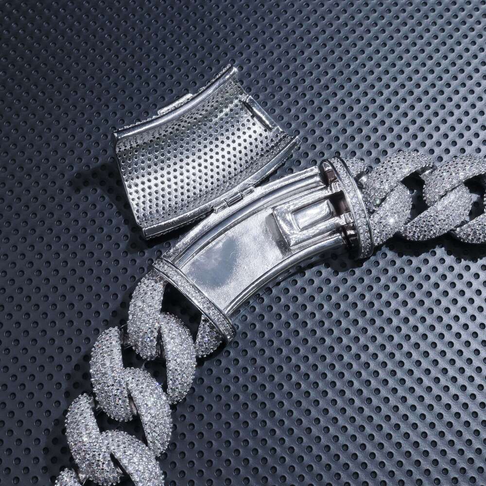 Popular 22mm Fine Jewelry 925 Sterling Silver Iced Out VVS D ColorMoissanite Diamond Cuban Link Chain Men