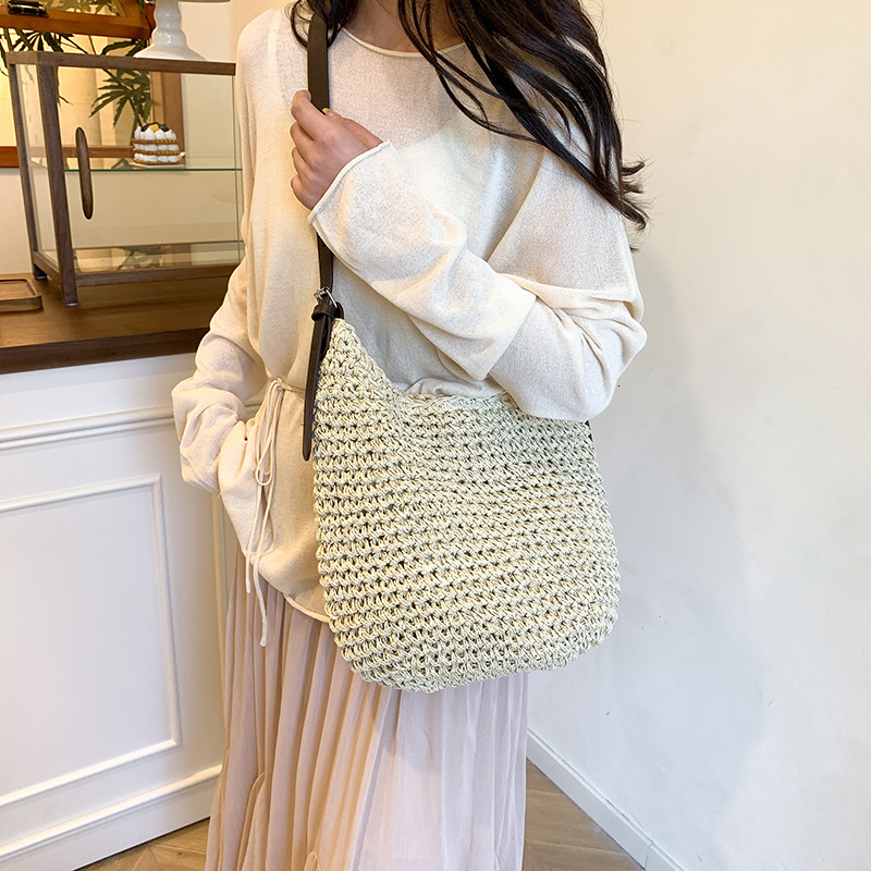 Free shipping designer Summer Trend Hot-Selling Straw Bag for Women 2025 New Beach Handbag Shoulder Bag Woven Crossbody Bag