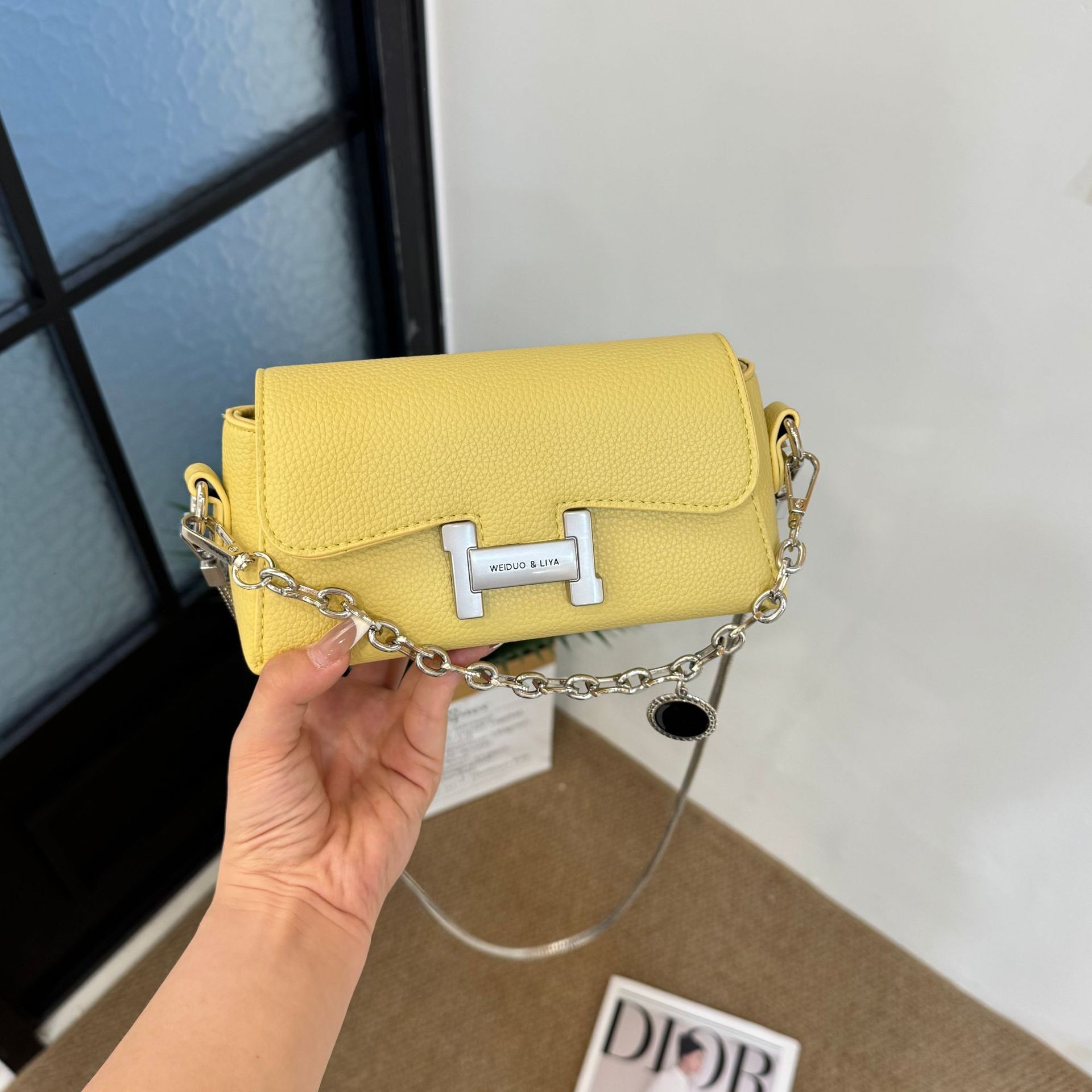 Free shipping designer Super Popular Single Shoulder Bag Underarm Bag for Women 2025 New Summer Light Luxury Niche Design High-End Chain Crossbody Bag