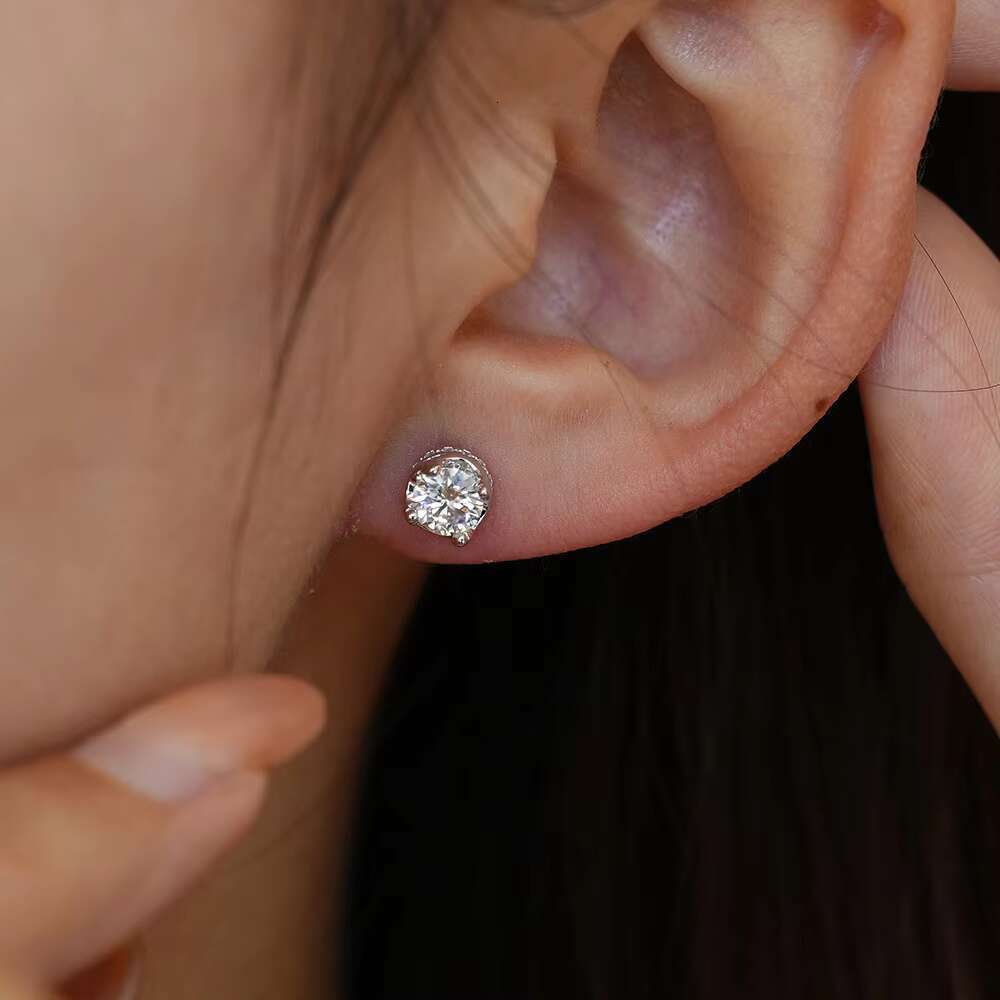 Luxury 18K Gold Plated 925 Sterling Silver 5mm 0.5ct VVS Moissanite Diamond Halo Solitaire Stud Earrings for Women
