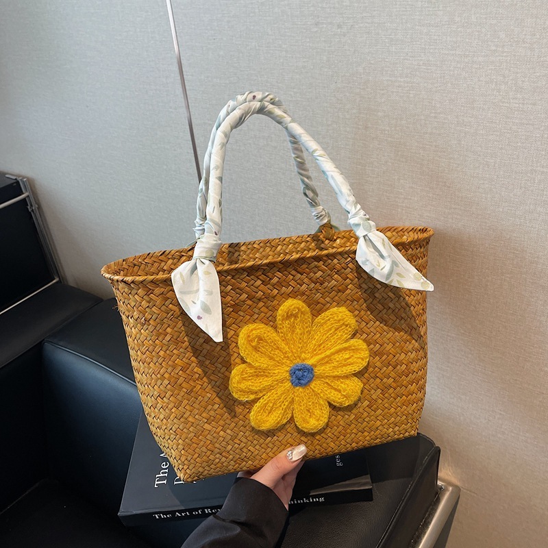 Free shipping designer Handwoven Bag for Women 2025 New Style Straw Bag Beach Vacation Handbag Large Capacity Basket Bag for Women