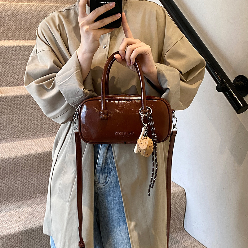 Free shipping designer High-end Handbag Boston Bag for Women New Commuter Shoulder Bag Crossbody Bag Vintage Oil Wax Leather Bowling Bag