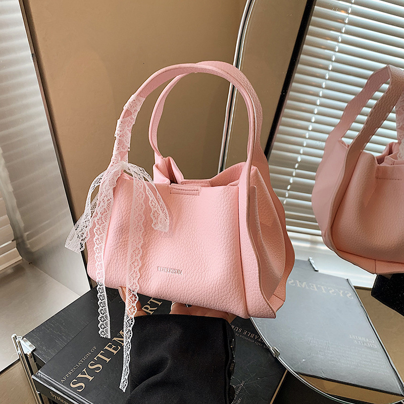 Free shipping designer Handbag Fashion Casual Bucket Bag 2025 Spring New Korean Style Trendy Versatile Shoulder Bag High-end Crossbody Bag