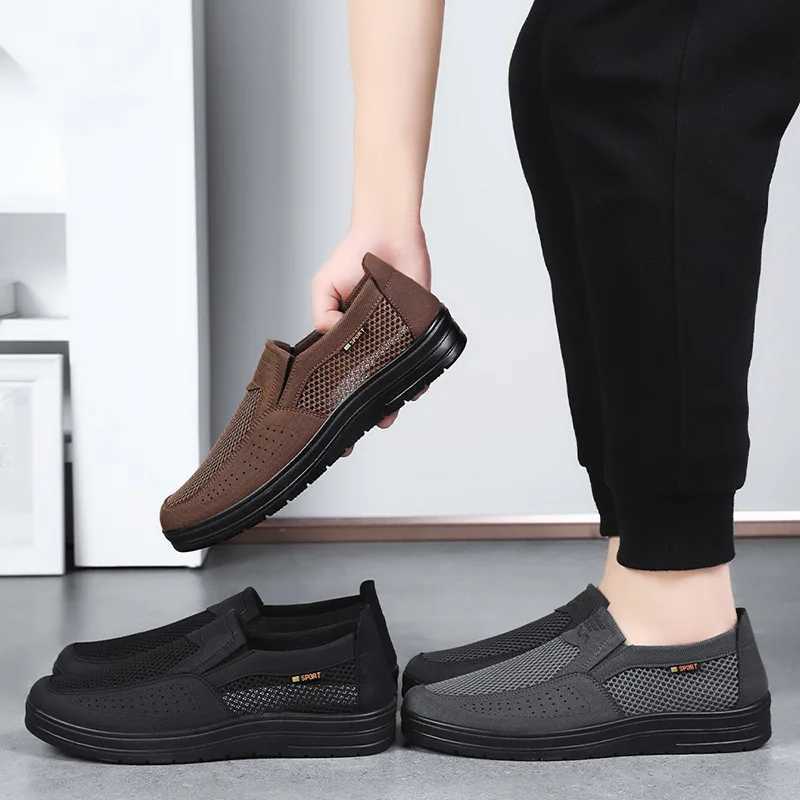 Mens spring new hollowed out mesh casual sports cloth shoes with soft soles dads shoes work breathable mens shoes zapatillas Y250707