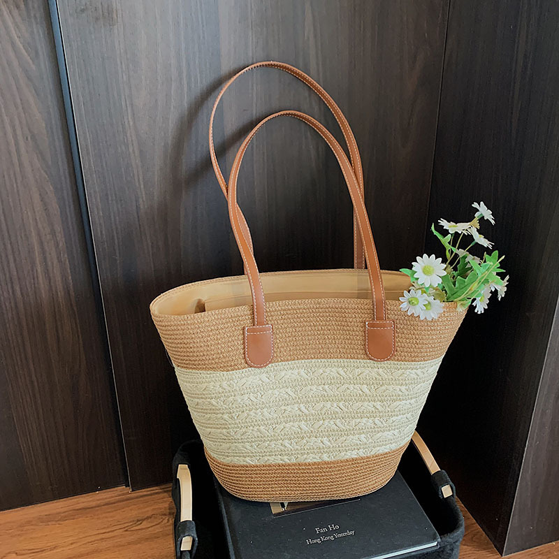 Free shipping designer Forest Style Handwoven Bag Large Capacity Beach Bag 2025 New Handbag Shoulder Bag Fashion Versatile Tote Bag for Women