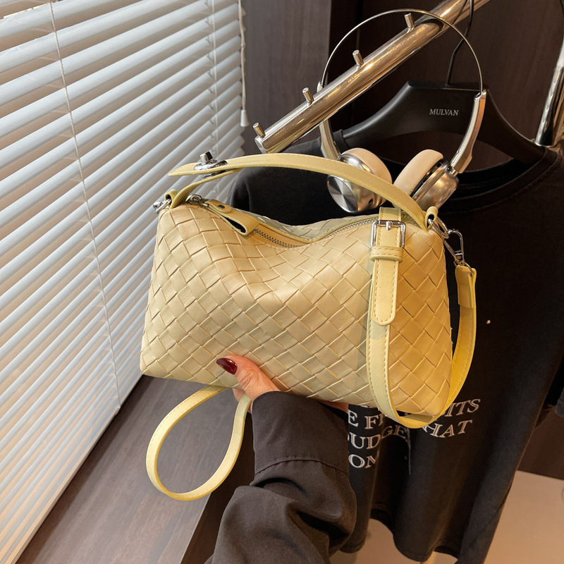 Free shipping designer Summer Large Capacity High-end Commuting Crossbody Bag for Women 2025 New Yellow Woven Pillow Bag Handbag