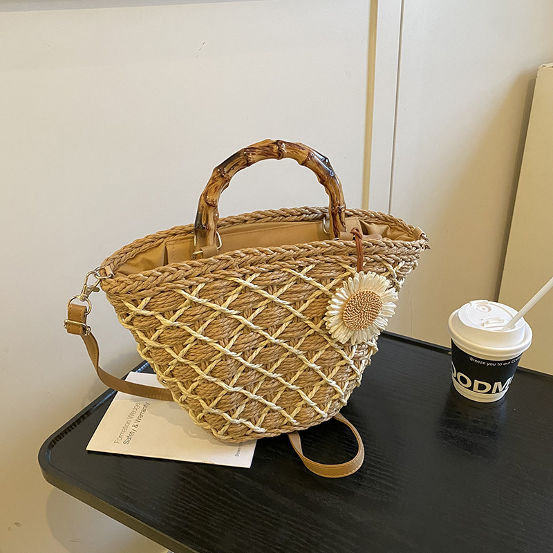 Free shipping designer 2025 New Straw Handbag Straw Bag Bamboo Knot Bag for Women Summer Vintage Handmade Beach Tote Bag Vacation