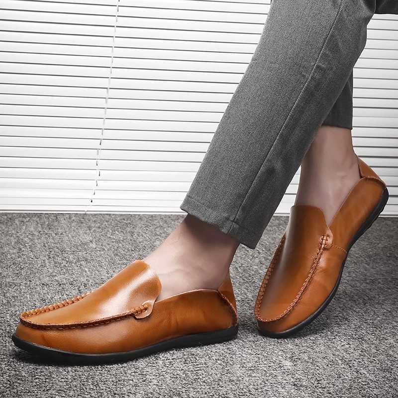 Mens Lightweight Slip-On Leather Shoes Soft Bott Two-Layer Cowhide Wear-Resistant Driving Casual Loafers Y250707