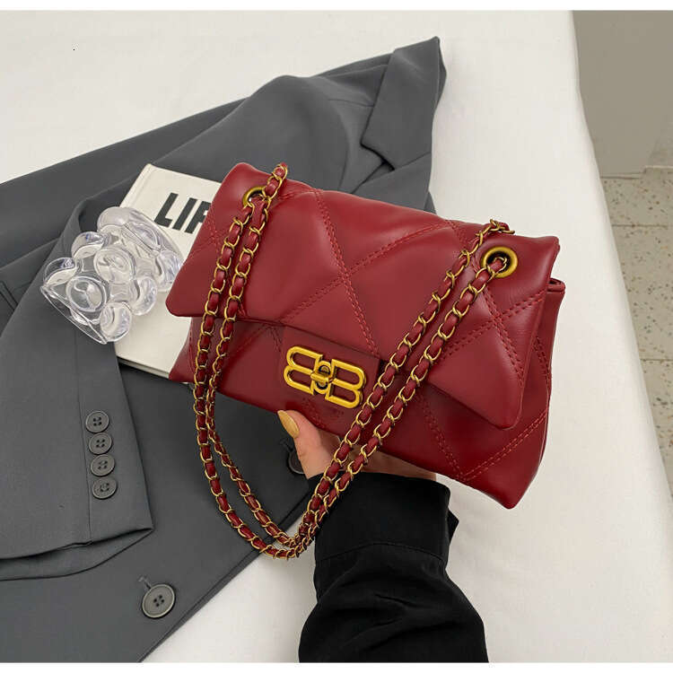 New Quilted Chanel Style For Women 2025 New Chain Single Shoulder Crossbody Leather Texture Small Square Bag