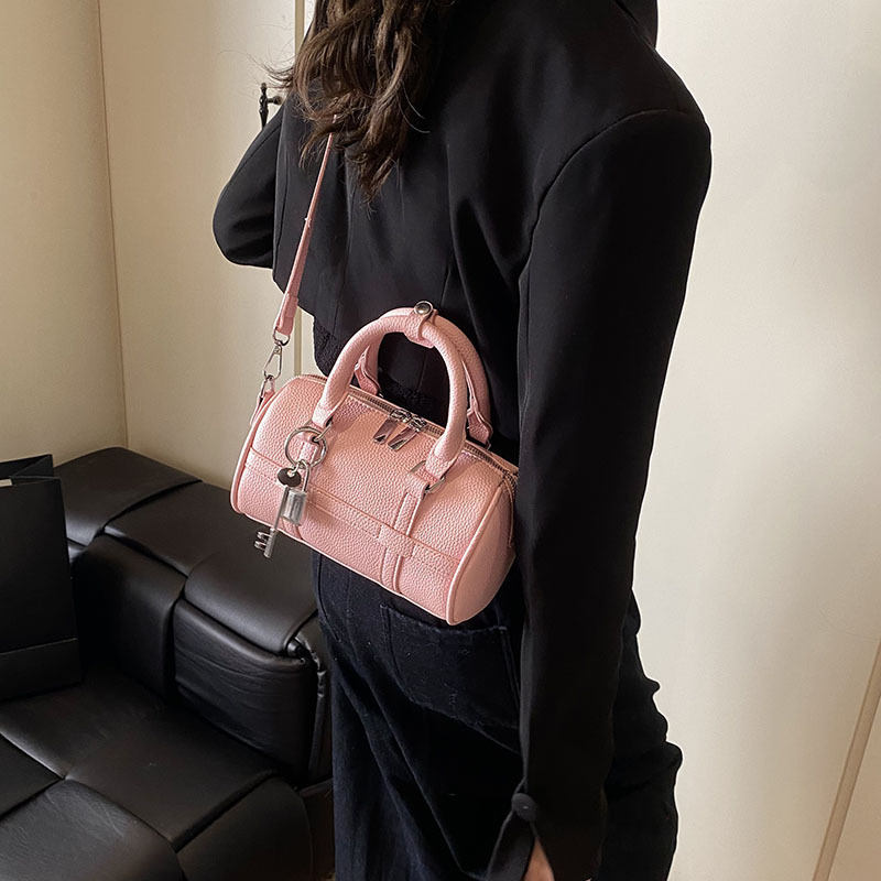 Free shipping designer Spring Summer Super Hot Small Bag Women 2025 New High-end Versatile Crossbody Bag Fashion Hot-selling Handbag Pillow Bag